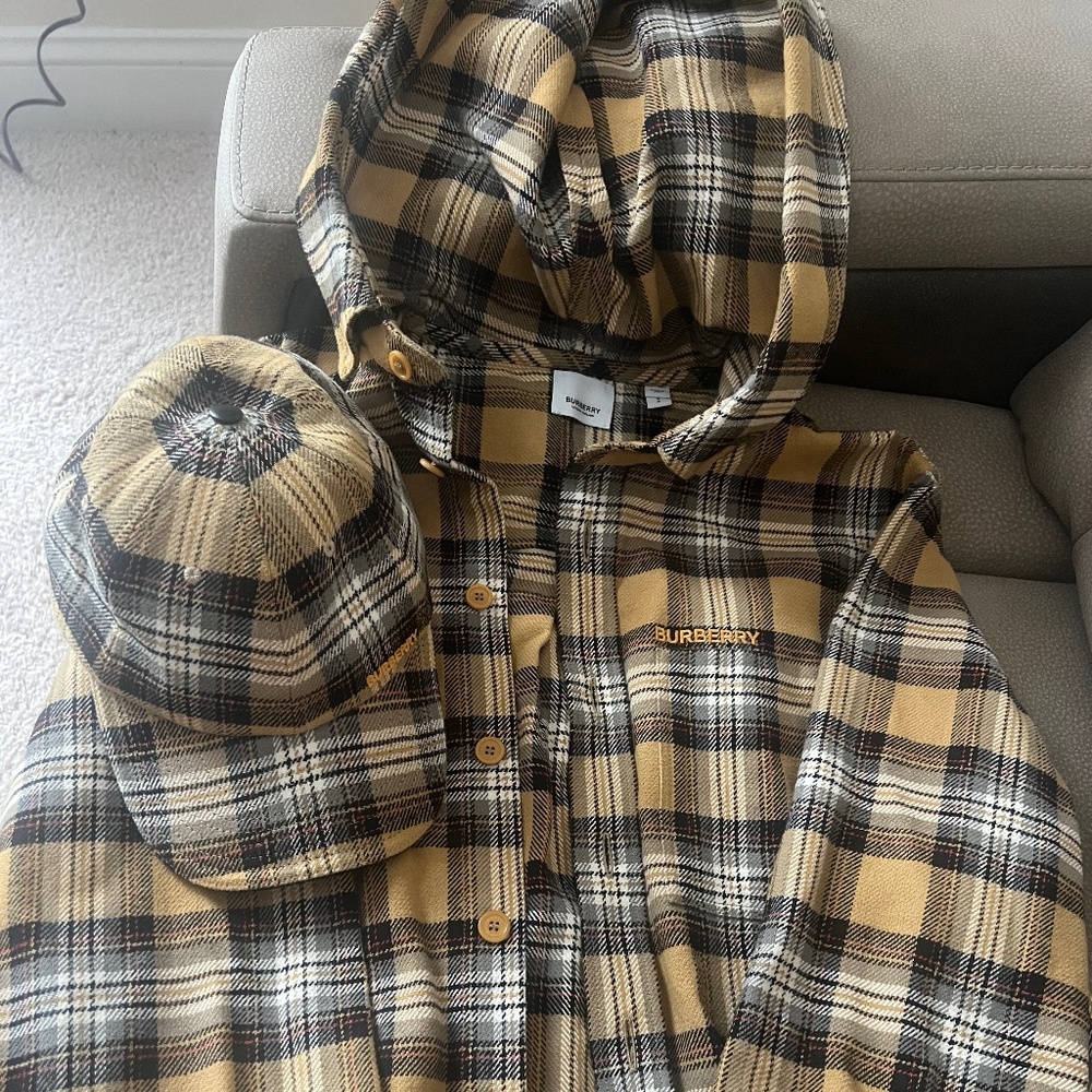 Burberry Shirt & Hat